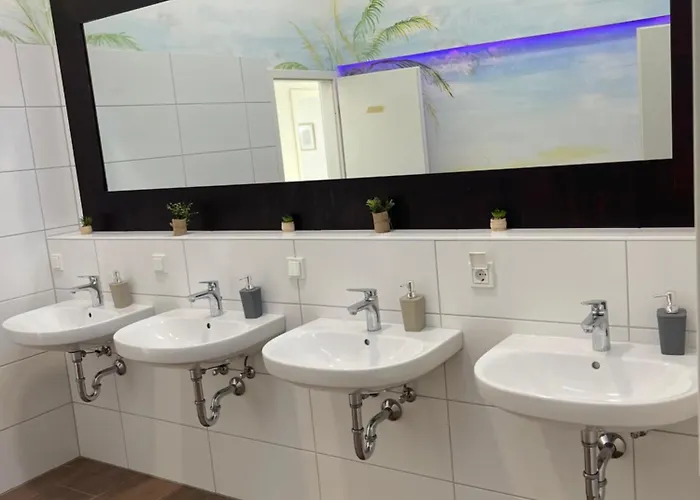 Kavkaz Restaurant & *